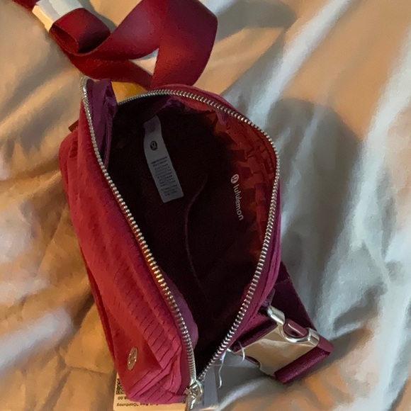 NWT Lululemon Burgundy Crossbody Bag - Picture 6 of 7